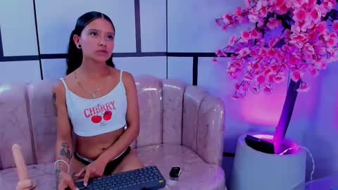 sarajoness__ online show from February 15, 4:37 am