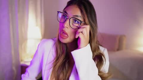 Snapshot of saraparisi_ chatting on October 1, 12:48 am Sara online show from October 1, 12:48 am