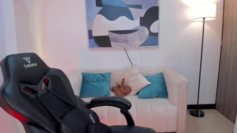 I am Sara  online show from November 12, 9:02 pm