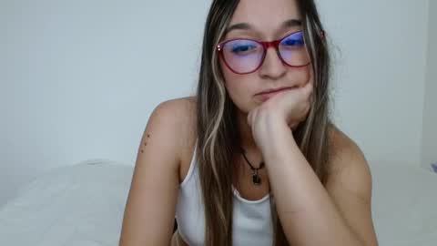 sara online show from February 26, 8:57 pm