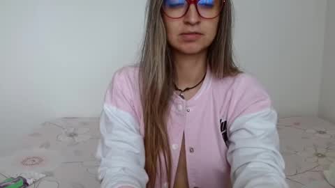 sara online show from February 12, 10:15 pm