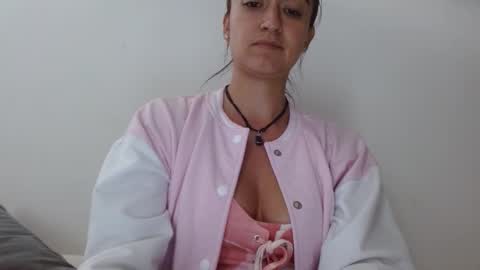 sara online show from November 10, 7:31 pm