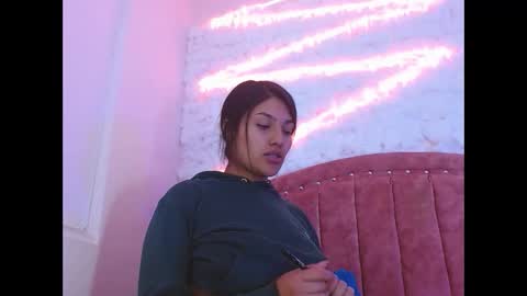 sarastonesx online show from January 28, 5:11 am