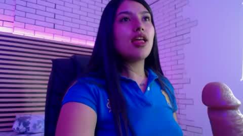 sarastonesx online show from April 23, 8:55 pm