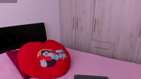 Sara   online show from June 10, 3:11 pm