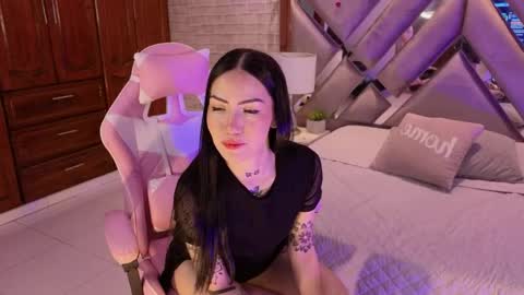 Sara  online show from April 23, 3:47 pm