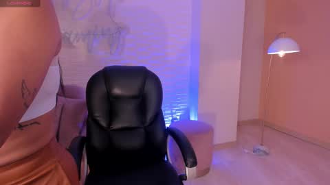 Snapshot of sarawinstone_ chatting on February 17, 1:33 pm Sara Winstone online show from February 17, 1:33 pm