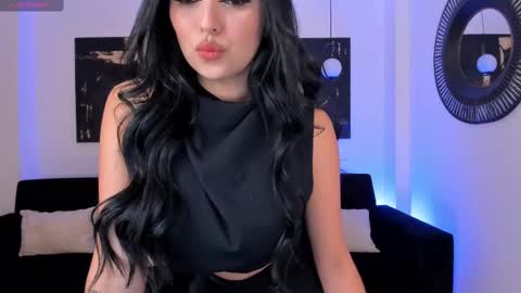 Snapshot of sarawinstone_ chatting on February 12, 8:07 pm Sara Winstone online show from February 12, 8:07 pm