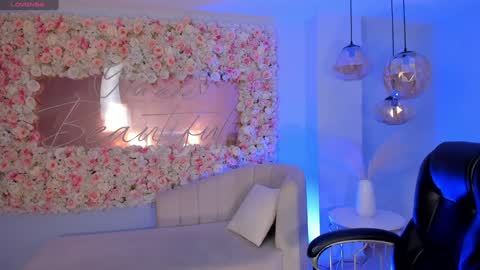 Snapshot of sarawinstone_ chatting on January 11, 7:49 pm Sara Winstone online show from January 11, 7:49 pm