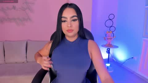 Snapshot of sarawinstone_ chatting on January 14, 7:43 pm Sara Winstone online show from January 14, 7:43 pm