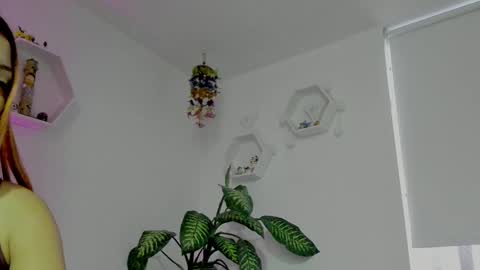 Saray  online show from January 15, 11:22 pm