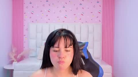 Sara  online show from June 6, 8:59 pm