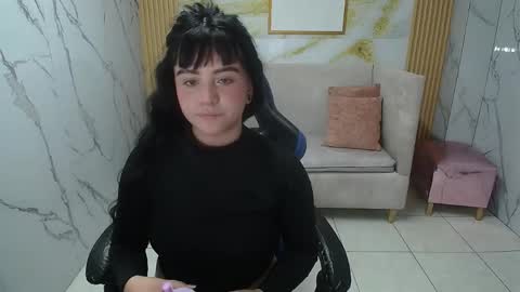 Sara  online show from April 22, 9:12 pm