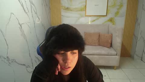 Sara  online show from April 21, 9:11 pm