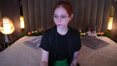 Snapshot of sasha_exclusive chatting on December 23, 9:16 am Sasha Exclusive online show from December 23, 9:16 am