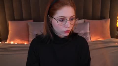 Snapshot of sasha_exclusive chatting on March 9, 9:13 am Sasha Exclusive online show from March 9, 9:13 am