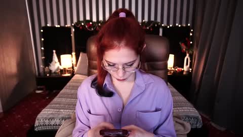 Snapshot of sasha_exclusive chatting on December 15, 2:48 pm Sasha Exclusive online show from December 15, 2:48 pm