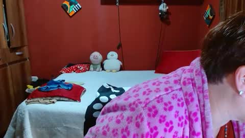 S A S H A R O S E online show from April 5, 12:04 pm