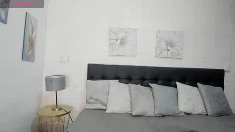 SashhaLux22 online show from February 13, 5:20 am