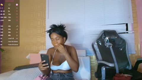 SashhaLux22 online show from March 8, 3:43 am