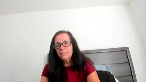 Snapshot of sassypeachgoddess chatting on October 9, 3:27 pm Sassy Peach Goddess online show from October 9, 3:27 pm