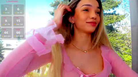 sassyt33n online show from April 25, 7:22 am