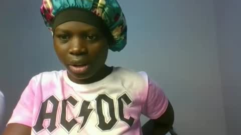 sassytannia online show from March 4, 10:44 am