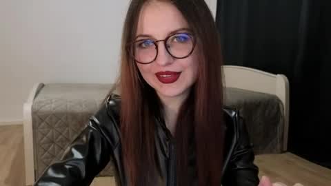 Lori online show from March 28, 6:40 pm