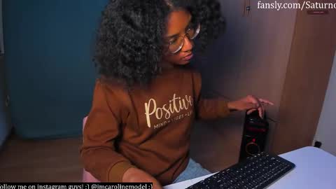 saturno_vibes online show from November 21, 9:44 am