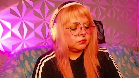 Gina George online show from April 23, 2:19 am