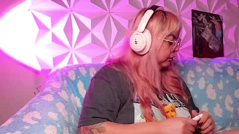 Gina George online show from April 21, 2:51 am