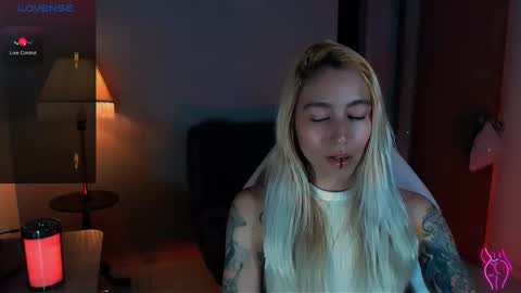 Snapshot of saucy_jenn1 chatting on December 8, 10:47 pm I AM JENN online show from December 8, 10:47 pm