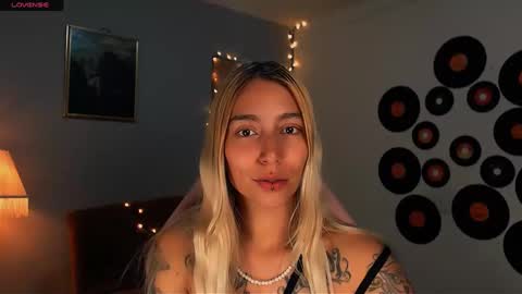 Snapshot of saucy_jenn1 chatting on February 28, 2:42 am I AM JENN online show from February 28, 2:42 am