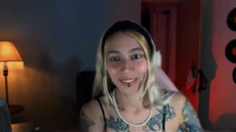 Snapshot of saucy_jenn1 chatting on January 5, 9:03 pm I AM JENN online show from January 5, 9:03 pm
