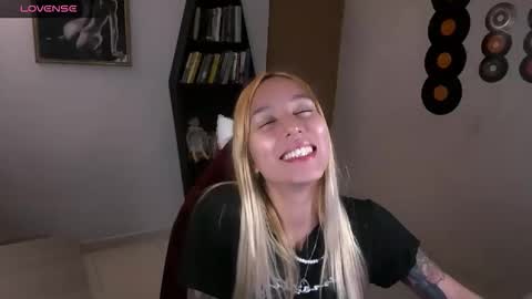 Snapshot of saucy_jenn1 chatting on October 4, 3:45 am I AM JENN online show from October 4, 3:45 am