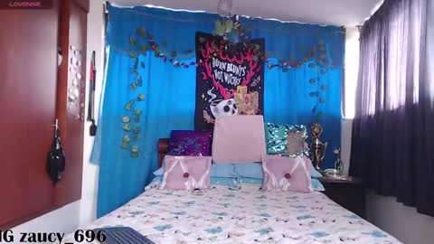 Snapshot of saucy_zaren chatting on February 20, 6:24 pm Zaren online show from February 20, 6:24 pm
