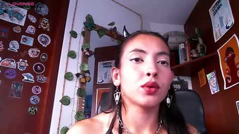 Snapshot of saucy_zaren chatting on December 14, 10:07 pm Zaren online show from December 14, 10:07 pm
