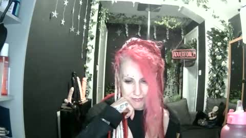 SaucySky online show from April 21, 8:38 pm