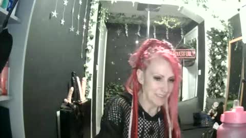 SaucySky online show from April 25, 11:02 pm