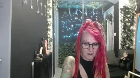 SaucySky online show from October 1, 9:09 pm