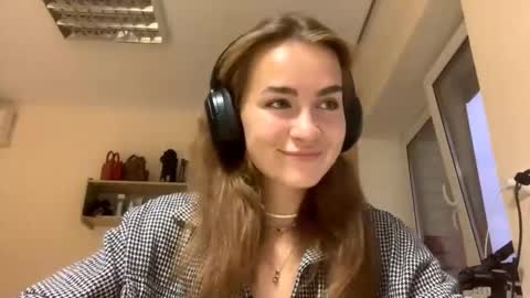 Snapshot of saundrayeeloy chatting on September 9, 3:34 pm Martha online show from September 9, 3:34 pm