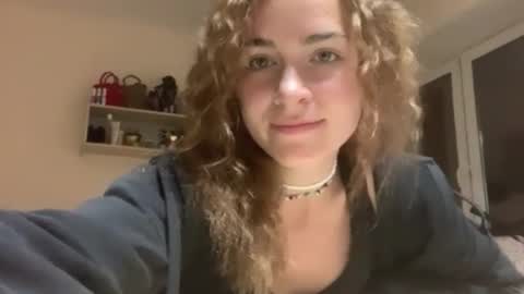 Snapshot of saundrayeeloy chatting on September 17, 6:28 pm Martha online show from September 17, 6:28 pm