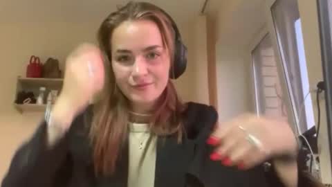 Snapshot of saundrayeeloy chatting on September 8, 3:33 pm Martha online show from September 8, 3:33 pm