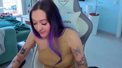 Ariel online show from April 24, 4:26 am