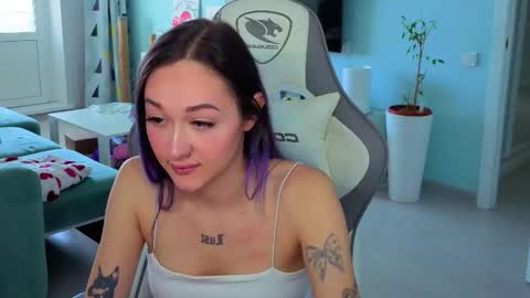 Ariel online show from April 29, 4:05 am