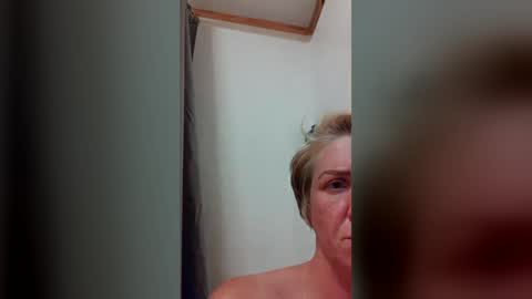 Savage Slut69 online show from June 18, 7:10 am