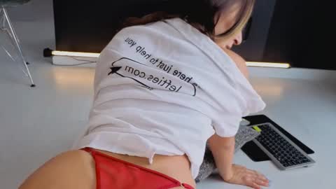 Snapshot of savagebaby21_ chatting on September 14, 10:13 am Wild influence online show from September 14, 10:13 am