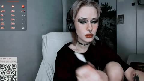 Snapshot of say_mary chatting on September 13, 1:35 am pronoun she. name Mary. age 21. online show from September 13, 1:35 am