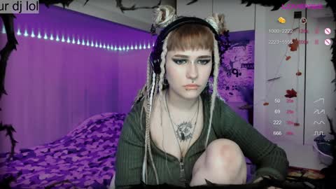 Snapshot of say_mary chatting on December 28, 3:59 pm pronoun she. name Mary. age 21. online show from December 28, 3:59 pm