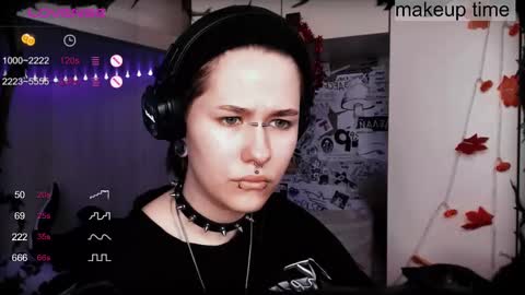 Snapshot of say_mary chatting on February 15, 10:44 am pronoun she. name Mary. age 21. online show from February 15, 10:44 am